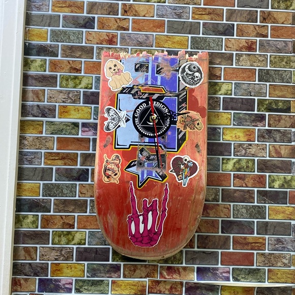 Skateboard clock - Picture 2 of 3